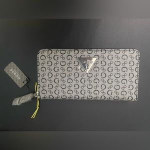 GUESS WALLET , BRAND NEW , WITH TAGS